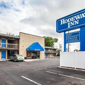 רהווי Rodeway Inn Exterior photo